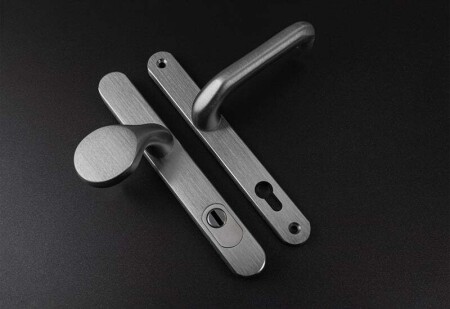 MPK sigurnosni okovi - SECURO A04 PLUS - USO M1 COSLAN (F9 - Anodizirani nehrđajući čelik) - s poklopcem